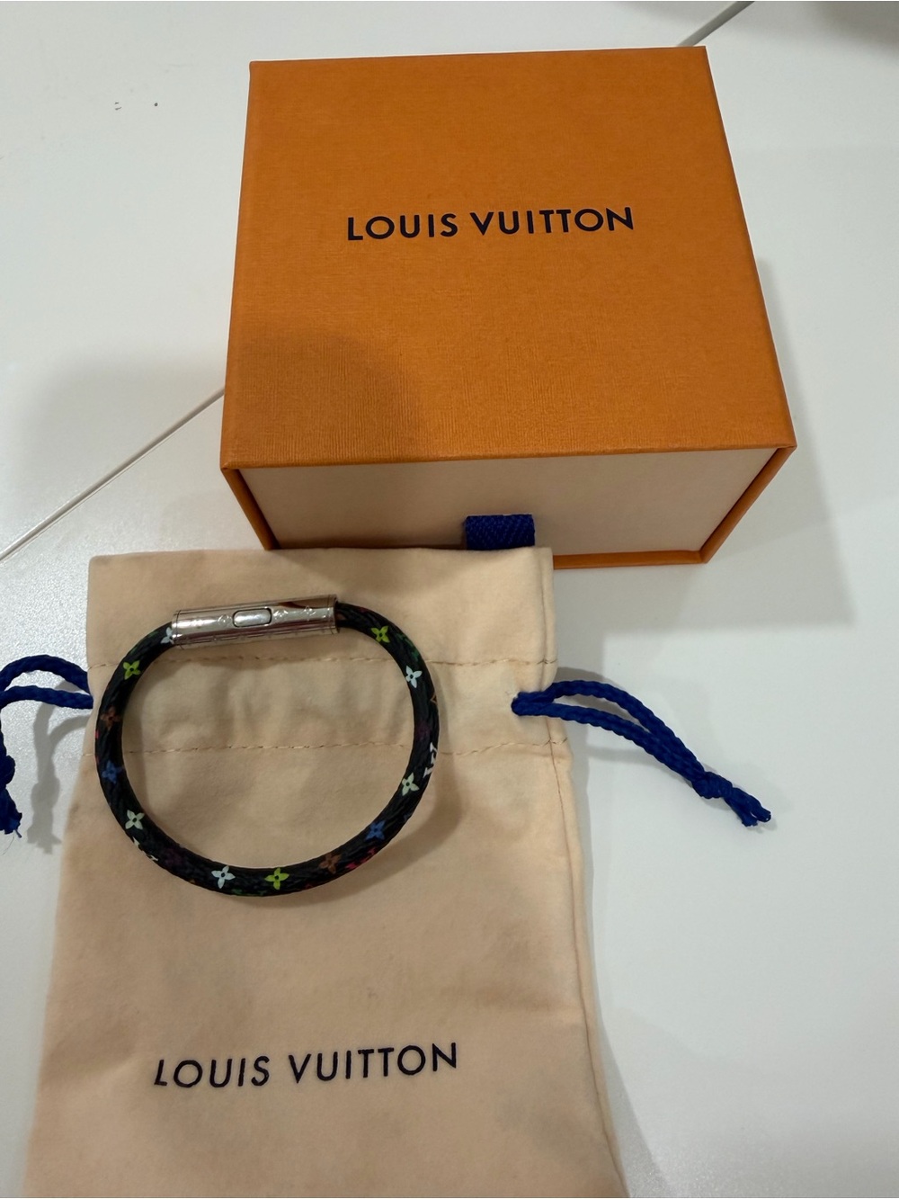 Louis Vuitton x Takashi Murakami
LV Confidential Bracelet - Picture 3 of 11
